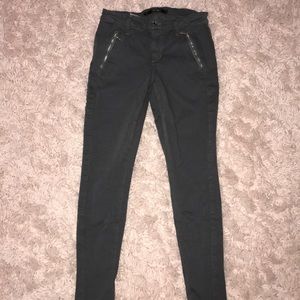 Edgy Joe’s Jeans w/ zip up pockets!